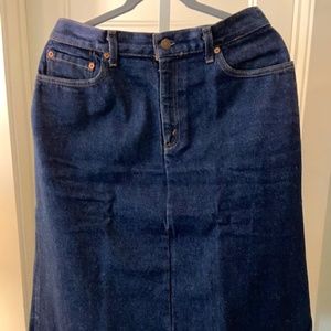 Levi's Denim Skirt (M)